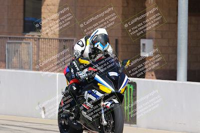 media/Aug-26-2022-Fastrack Riders (Fri) [[055e3b3c9d]]/level 2/Session 1 Start Finish/